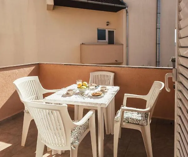 Porta Apartament